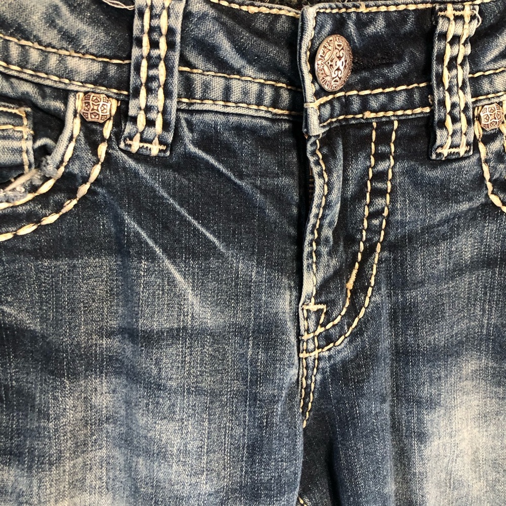 Silver Jeans - Picture 2 of 5